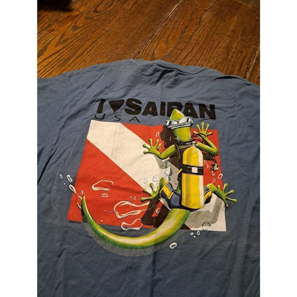New DuckCo Sairan USA Lizard Scuba Diving Shirt Small Blue Funny Novelty Tee